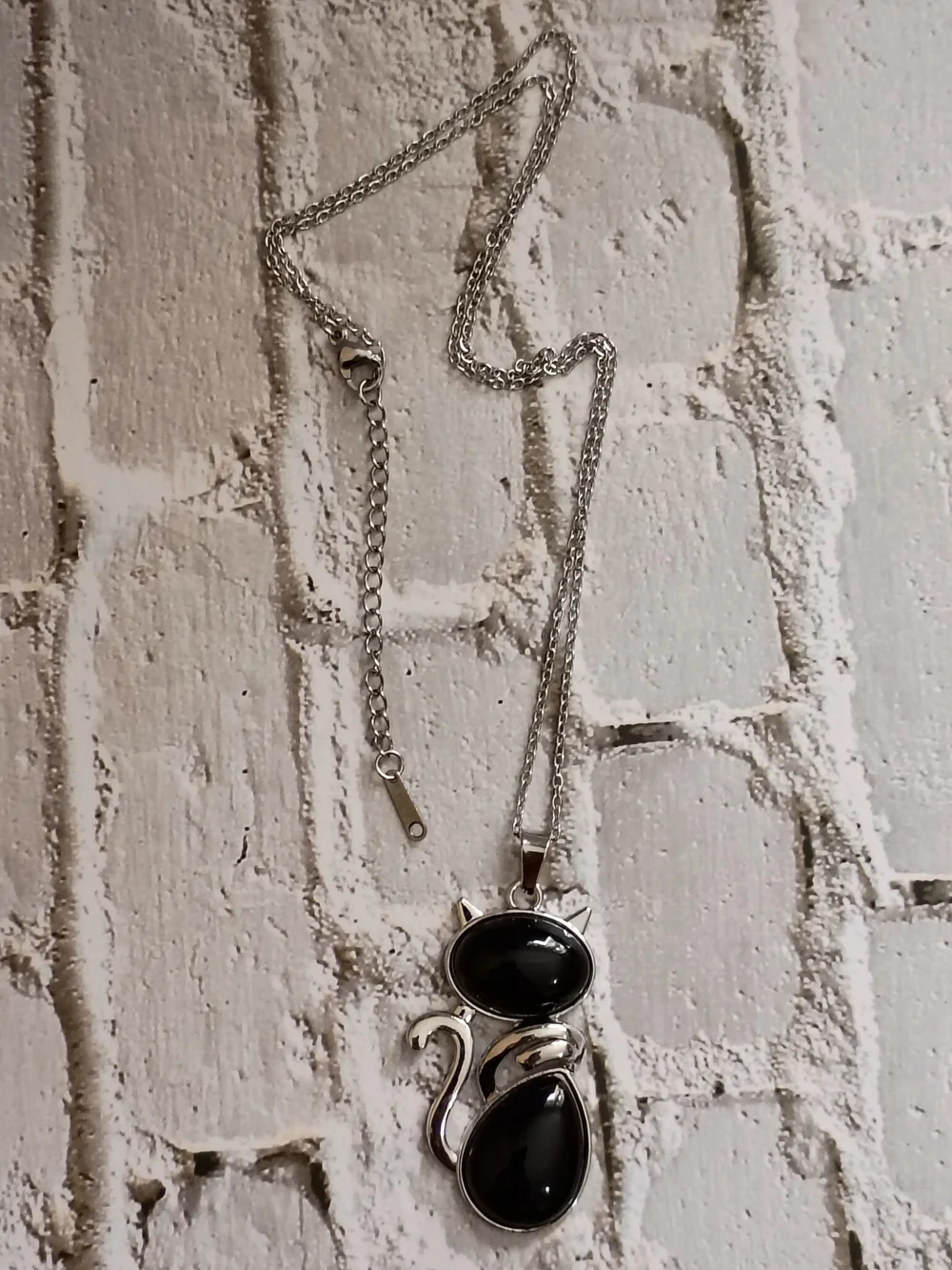 Black Agate Natural Crystal Gemstone Cat Pendant Necklace Stainless Steel 17-in